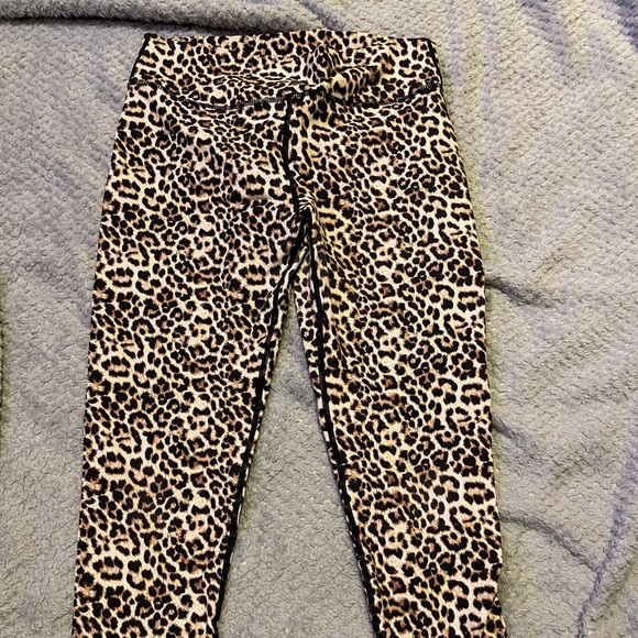 ZYIA leopard print leggings with ruched butt. Size 12 EUC - Picture 1 of 3